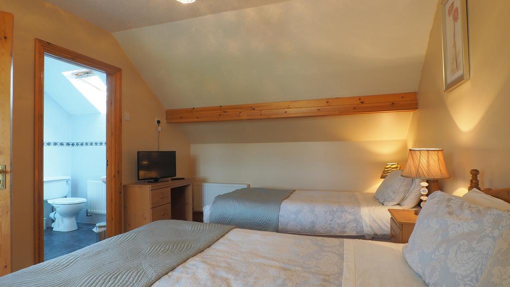 Stonehaven B&B เอนนิส ภายนอก รูปภาพ