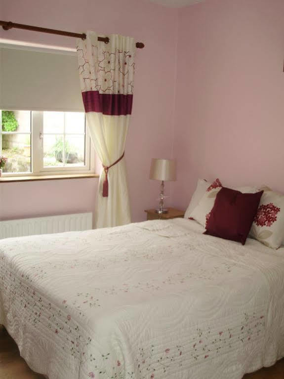 Stonehaven B&B เอนนิส ภายนอก รูปภาพ