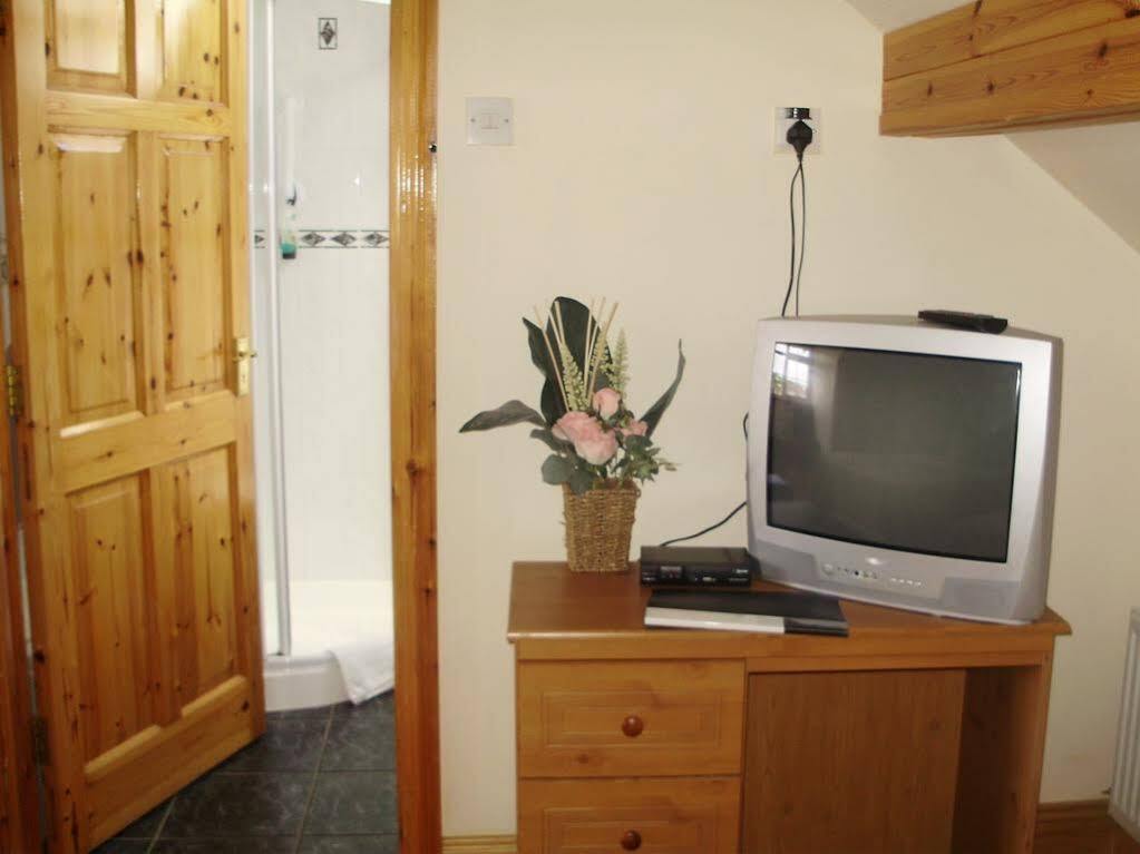 Stonehaven B&B เอนนิส ภายนอก รูปภาพ